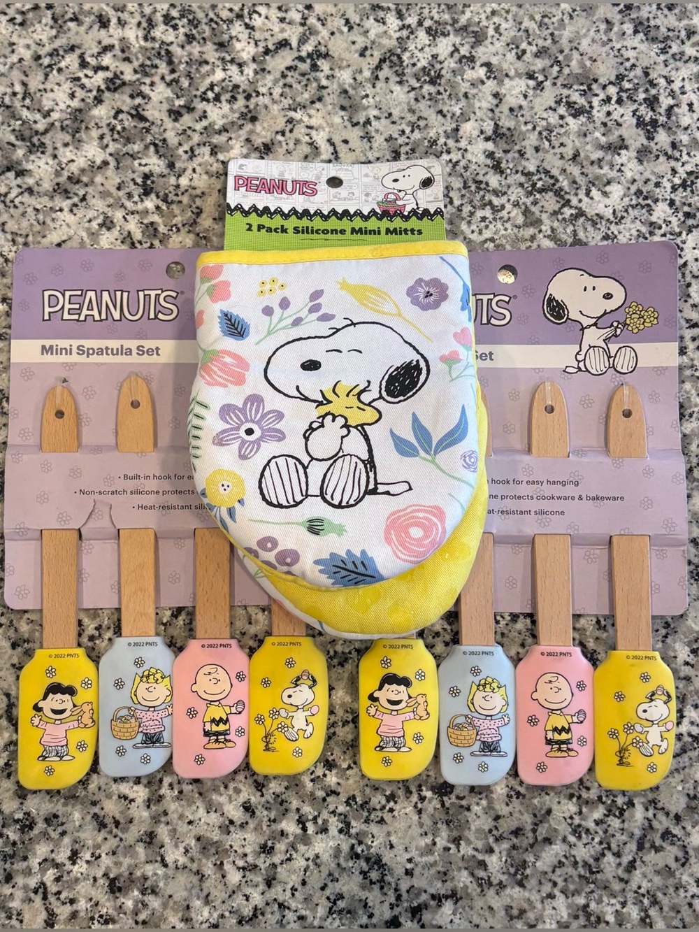 Peanuts Snoopy Silicone Mini Mitts with